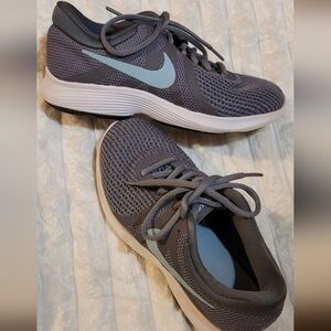 Nike Revolution 4 Ocean Bliss Gunsmoke Womens Athletic Running Shoes